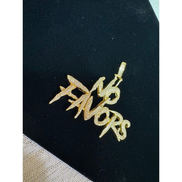 No favors necklace no chain - Picture 2 of 8